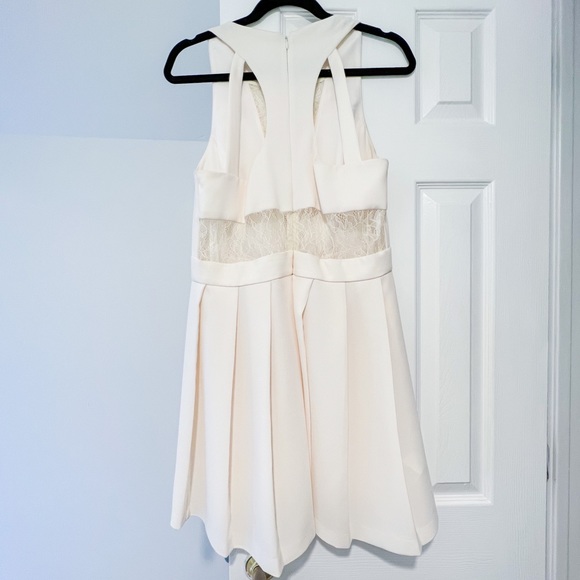 BCBG Ivory Dress w/ Lace Detailing - Size 12 🤍👰🏼‍♀️🕊 - Picture 4 of 6